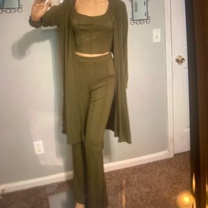 Olive green 3 piece set.  Brand new with tags